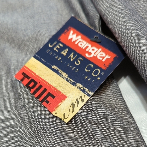 Wrangler Men's Charcoal Button-Down Shirt - Picture 7 of 12